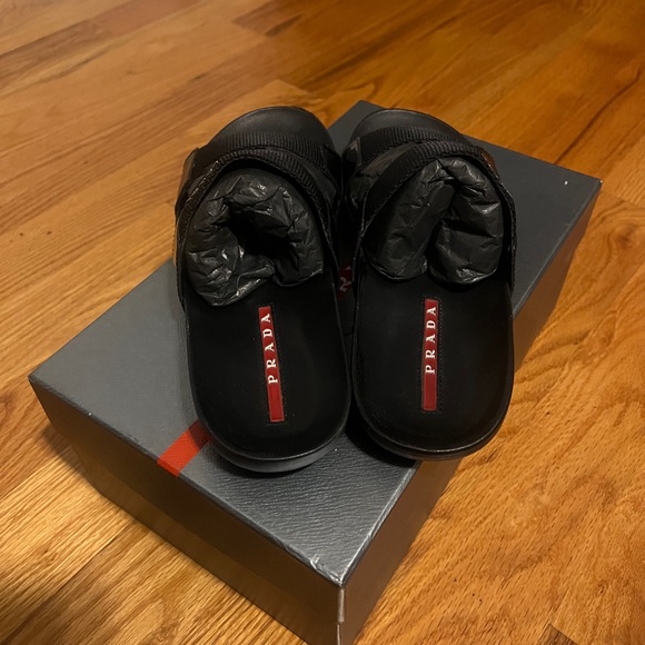 Prada - Picture 2 of 6